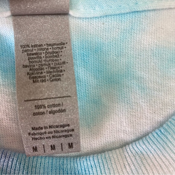 Handcrafted Size Medium Tie-dyed Short Sleeve Tee - Picture 5 of 6